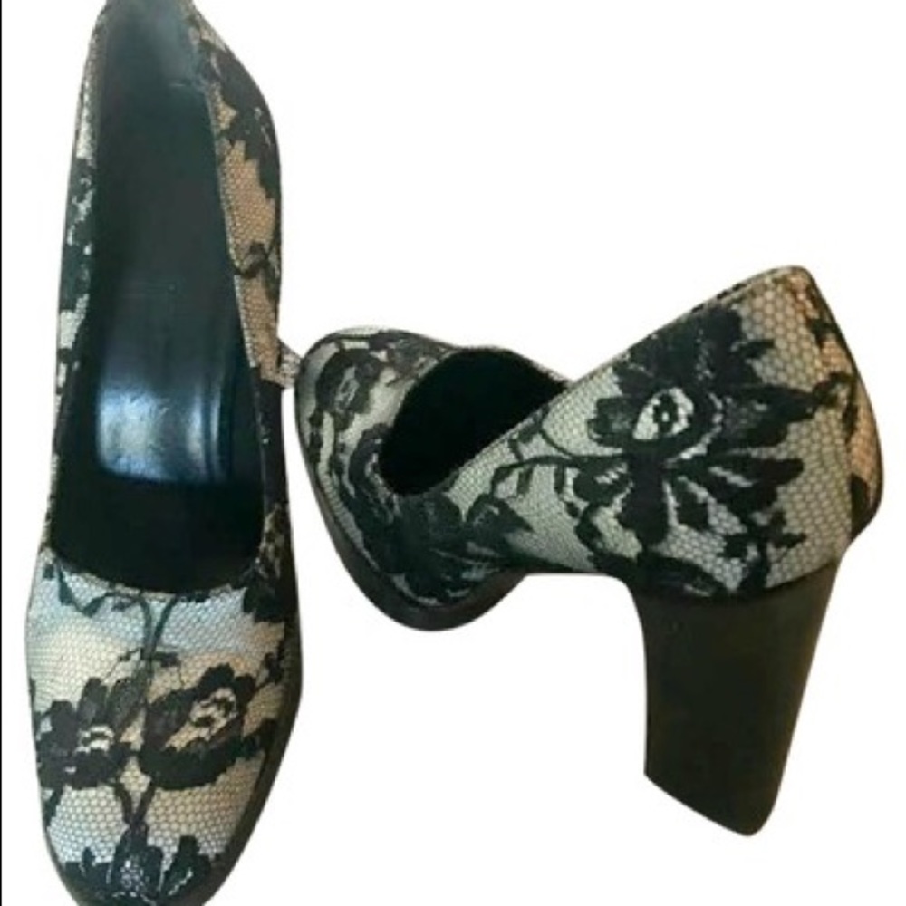 Gucci
Silver Black Lace Style 101 2385 Pumps - Picture 3 of 6